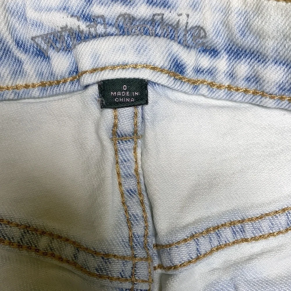 Wild Fable - White Stonewashed Mom Short Size 0 - Picture 5 of 6